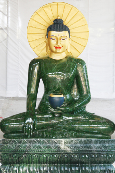 Việt Nam là quốc gia đầu tiên cung nghinh Phật Ngọc